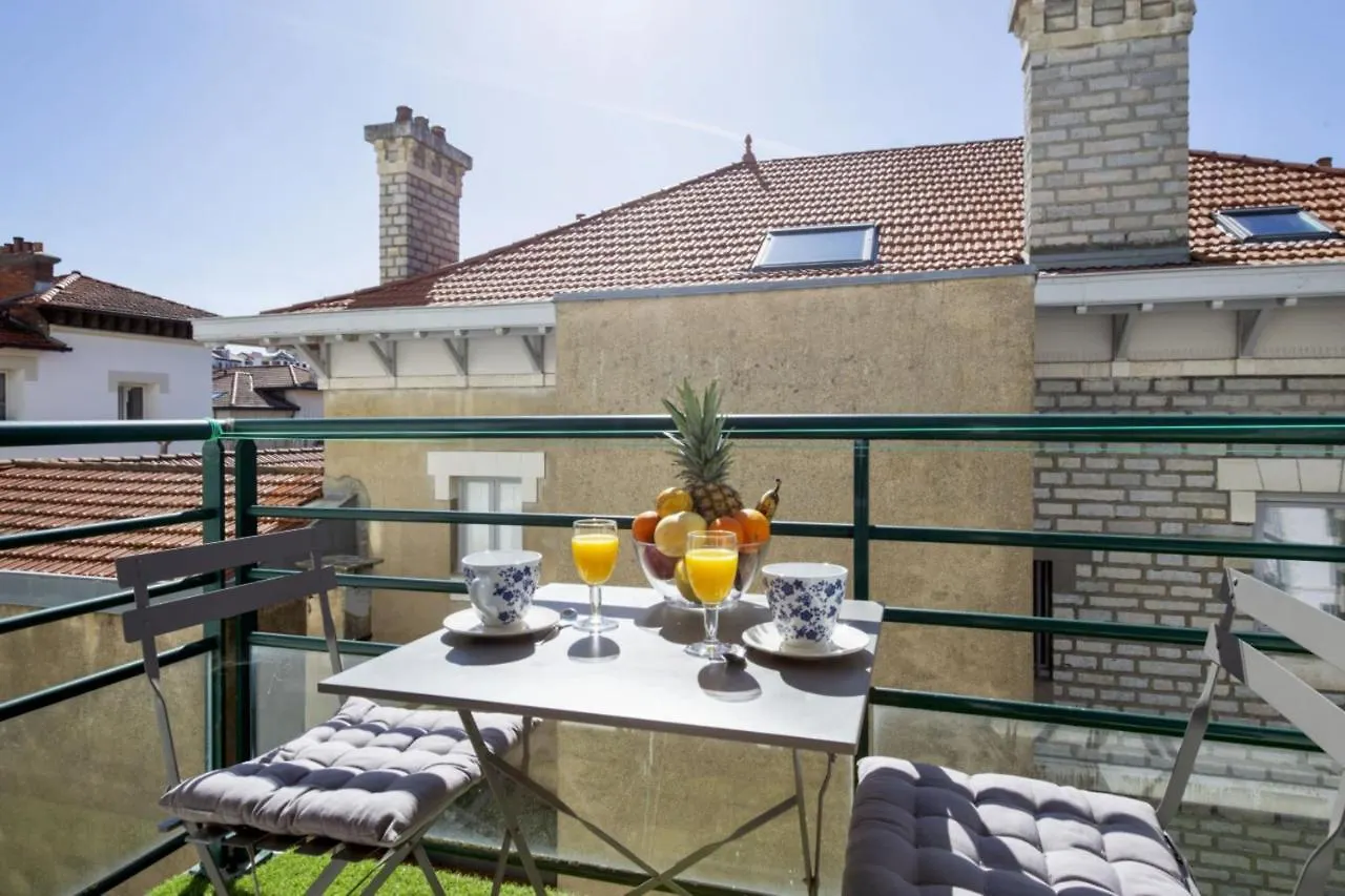 Appartement De La Grande Plage - Welkeys Biarritz 0*,  France